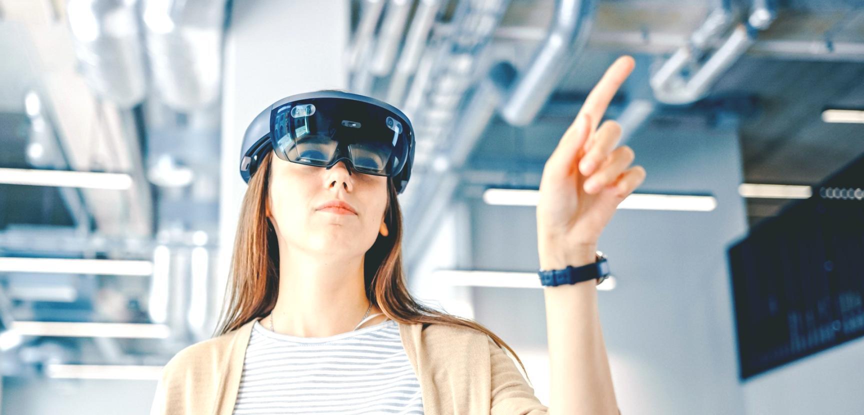 Equipo de Fasttech Speed trabajando en desarrollo de realidad virtual