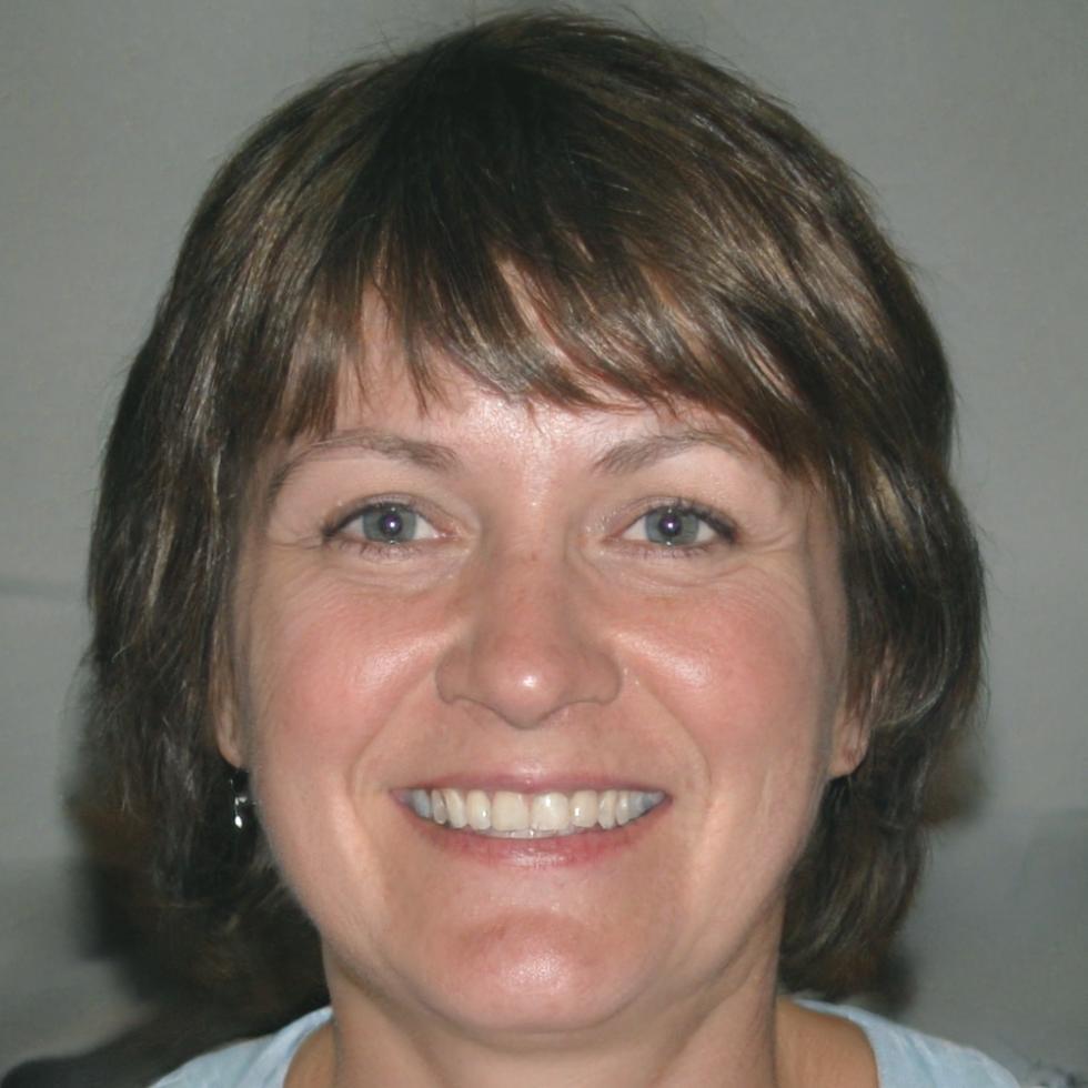 Desarrolladora especializada en realidad virtual trabajando en el estudio